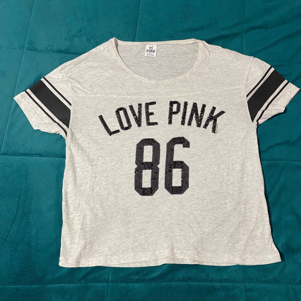 Victoria’s Secret PINK tee. Heather gray with black sequin logo. Size M